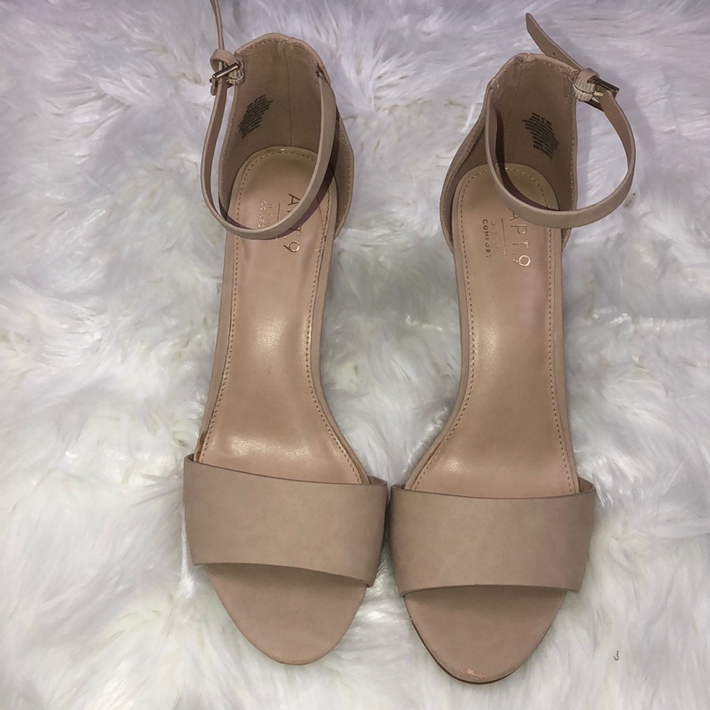 Apt 9- Natural Open Toe Sandal- Size 8 1/2